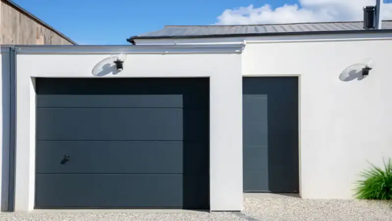 Porte de garage durable-My'Menuiserie